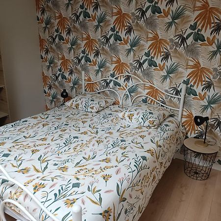 Charmante Maison En Pierres Sainte-Radégonde-des-Noyers Εξωτερικό φωτογραφία